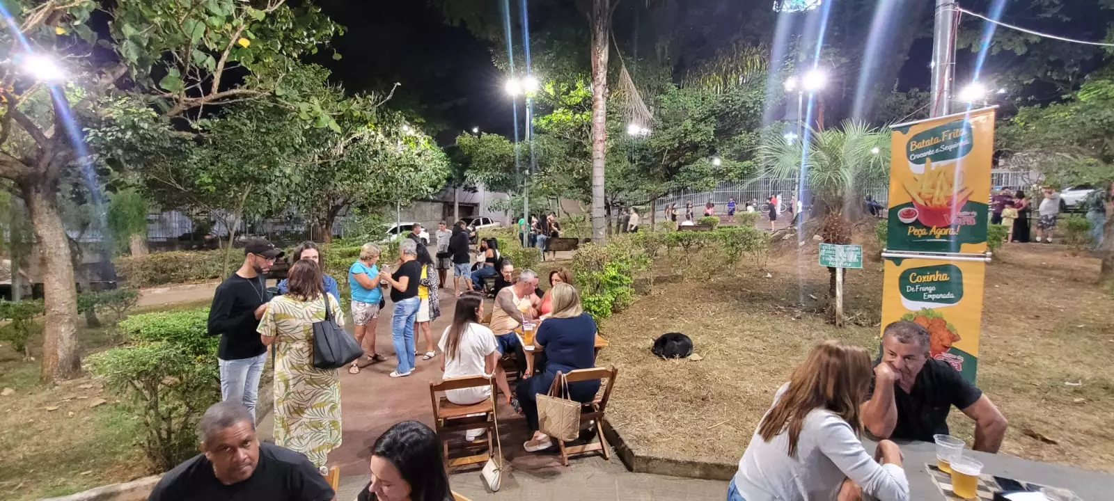 “Música na Praça” volta a atrair populares em noite agradável no alto dos Passos